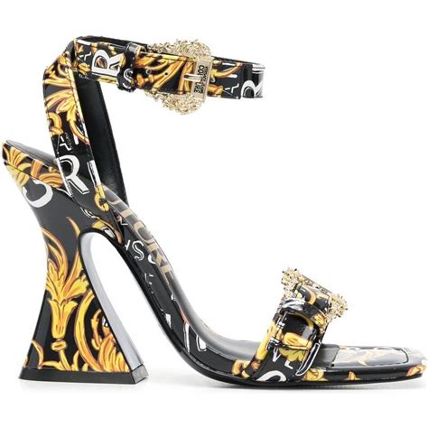 Versace Jeans Couture Pumps con fibbia barocca 